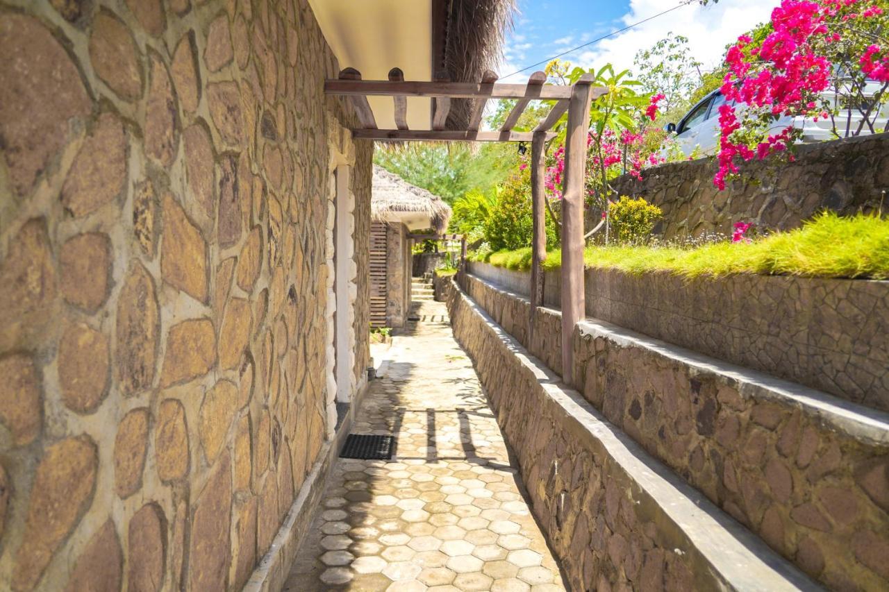 Theodor Hotel Labuan Bajo Zewnętrze zdjęcie