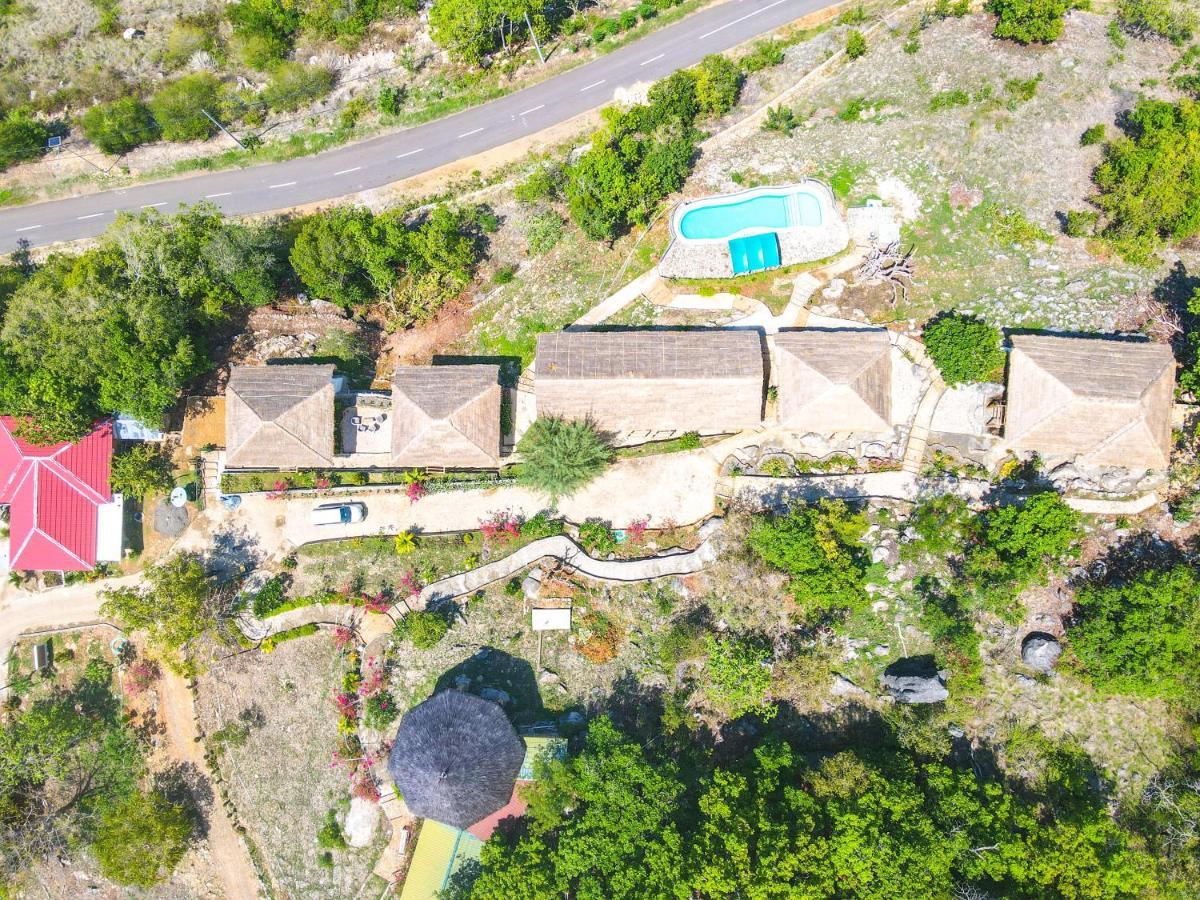 Theodor Hotel Labuan Bajo Zewnętrze zdjęcie