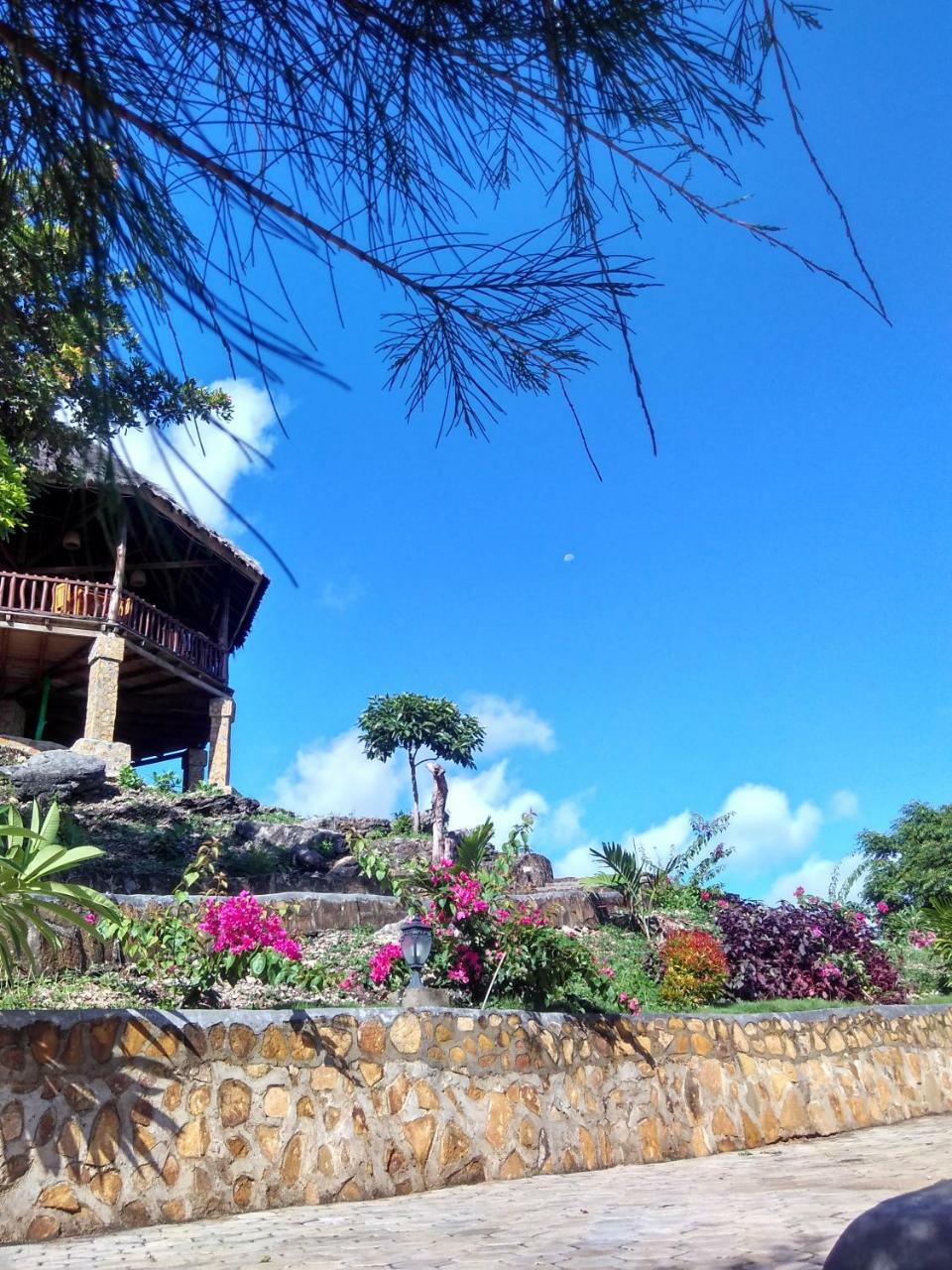 Theodor Hotel Labuan Bajo Zewnętrze zdjęcie