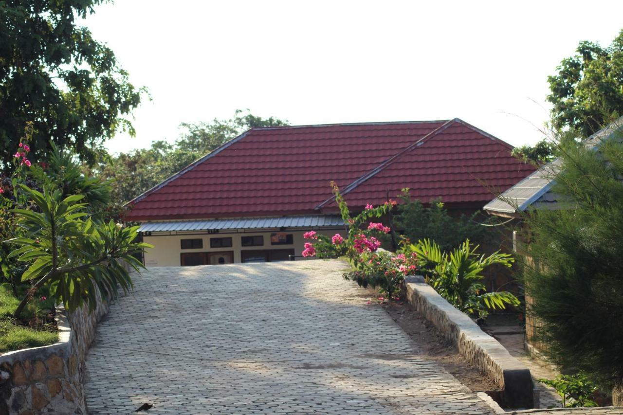 Theodor Hotel Labuan Bajo Zewnętrze zdjęcie